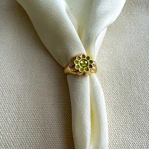 Fashion Smile Face Daisy Ring Gold Plated Olive Green Adjustable Brand New